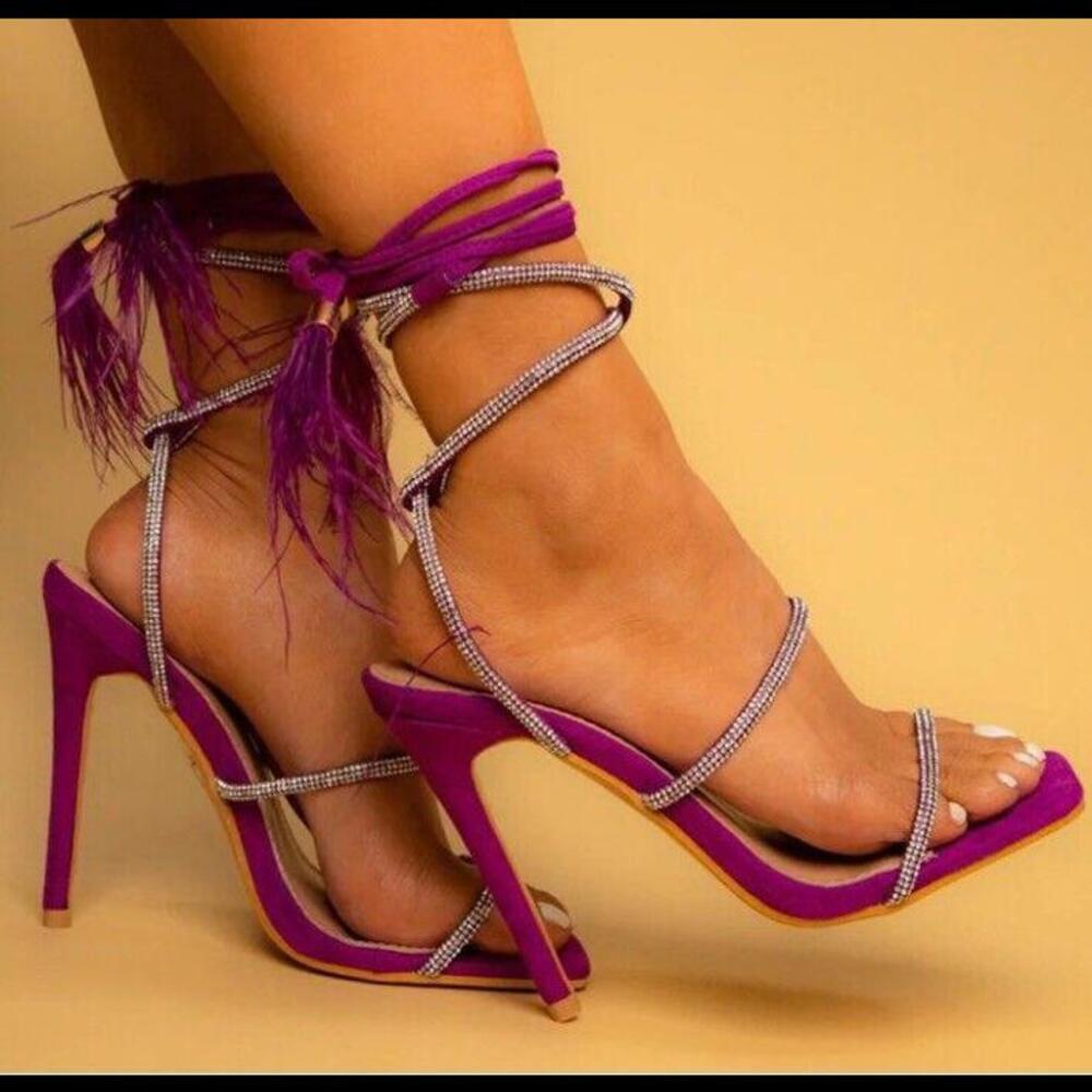 👠😎🩷 Diva Wrap Around Rhinestone Suede Feather Detail 4” Stiletto Heels Sz 6